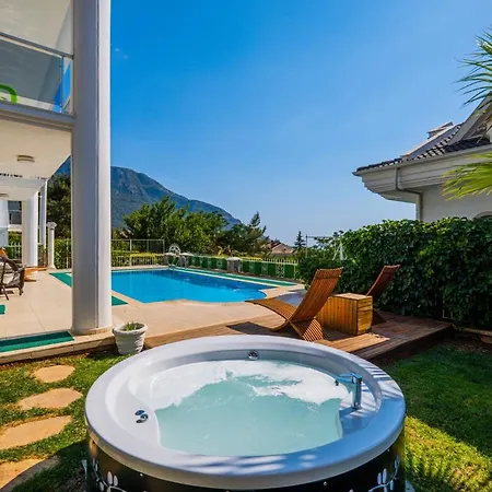 Milez Sultan Luxury By Solo Villa *