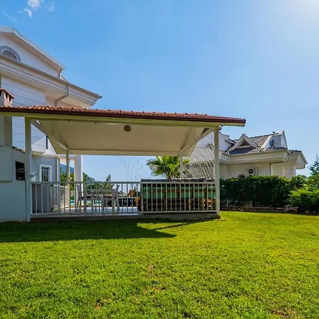 Milez Sultan Luxury By Solo